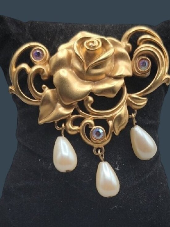 Avon Jewelry - VTG Avon Rose Brooch Gold Tone Pink Aurora Borealis Rhinestones Faux Pearl Rare
